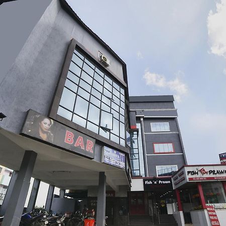 Oyo 142 瓦达帕拉尼联排别墅 钦奈 外观 照片